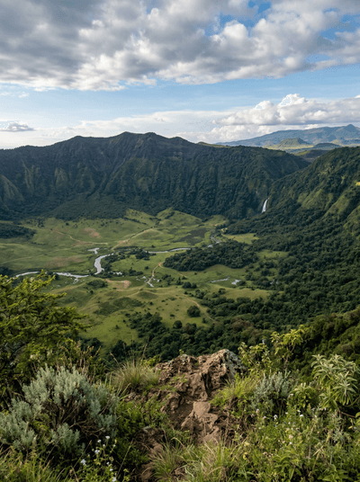 Olmoti Crater